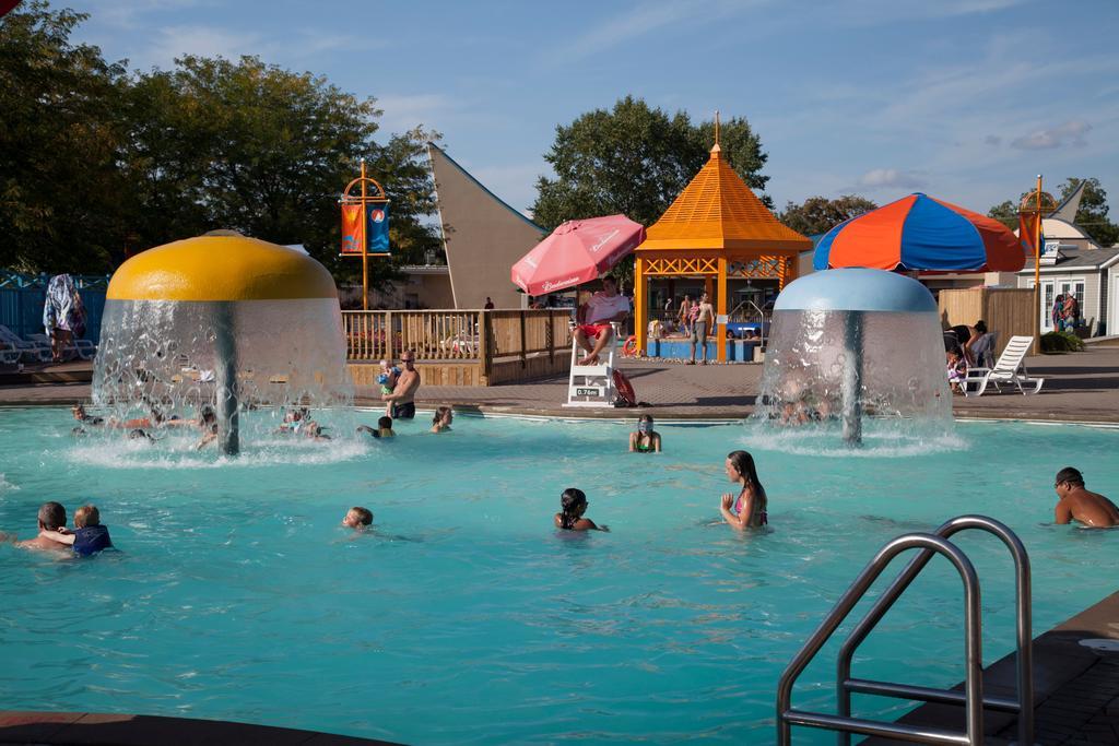 Sherkston Shores Beach Resort ポートコルボーン エクステリア 写真